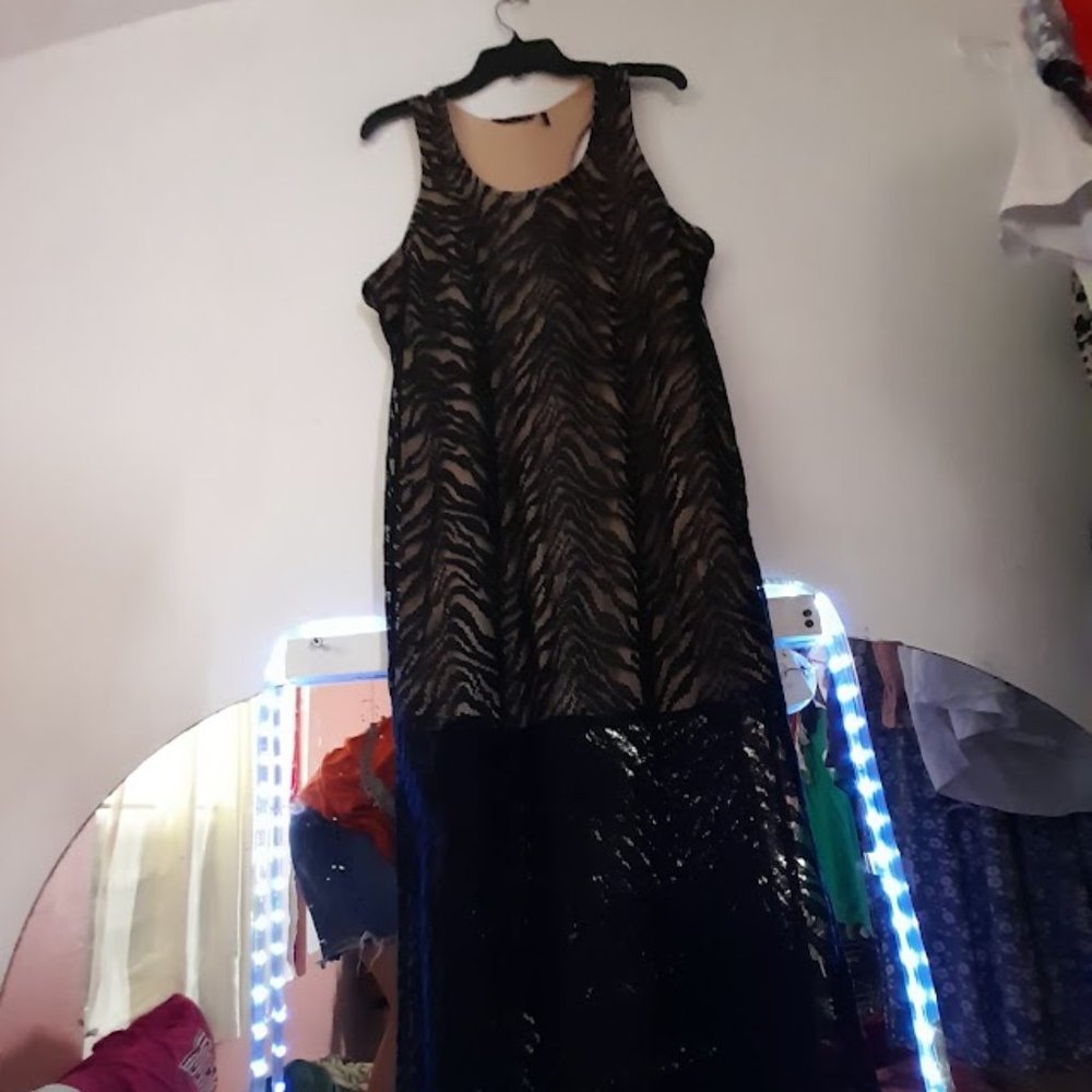 LONG BLACK DRESS - Picture 3 of 4